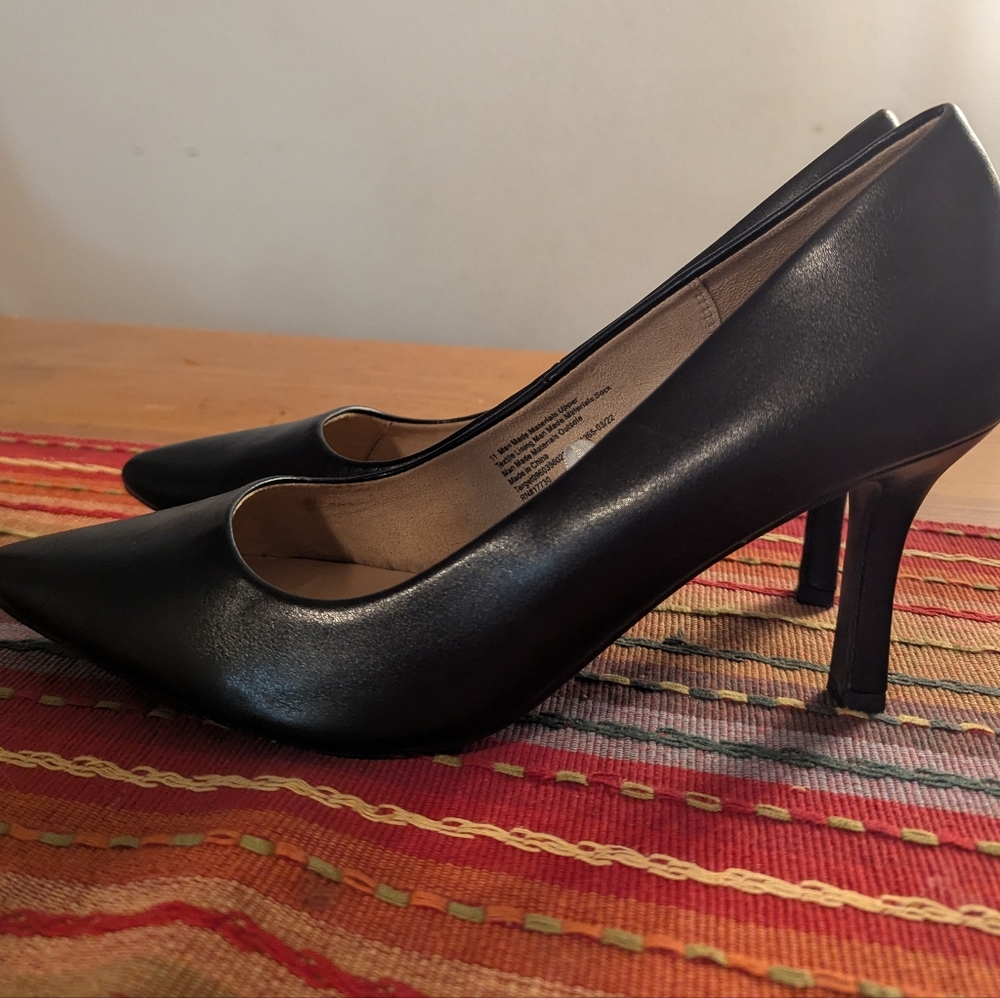 A New Day Women's Tara Pointed Toe Pumpswith Memory Foam Insole Size 11